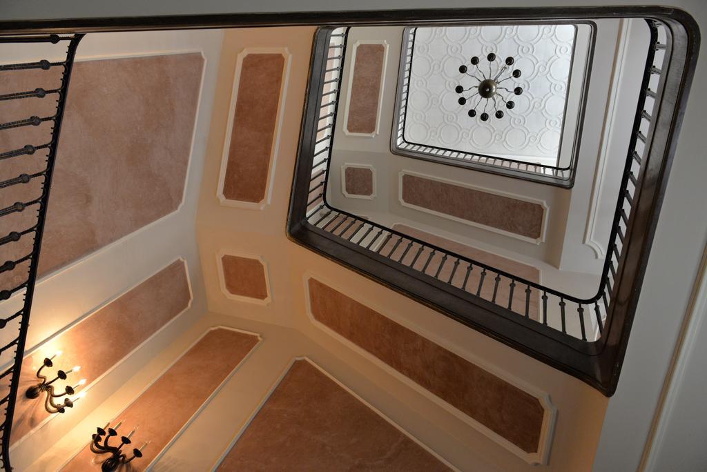 Apartamenty W Palacu Pod Baranami Cracóvia Exterior foto